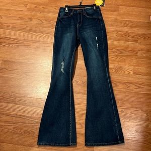 YMI. 9/29 x 34" Inseam. Flare. Novelty wash.